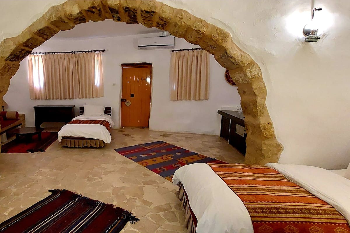 1 bedroom, premium bedding, minibar, in-room safe