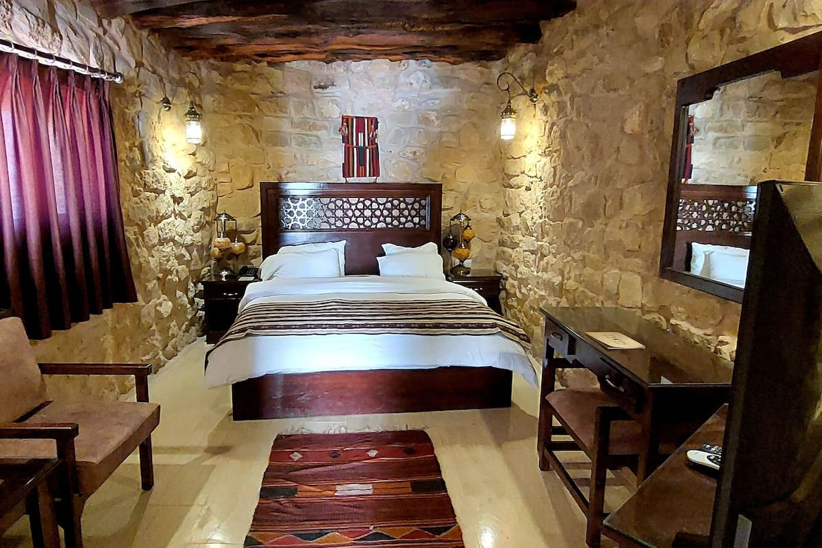 1 bedroom, premium bedding, minibar, in-room safe