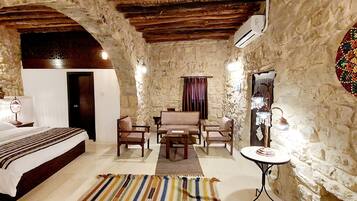 SUIT- Suite Room | 1 quarto, roupas de cama premium, frigobar, cofres nos quartos