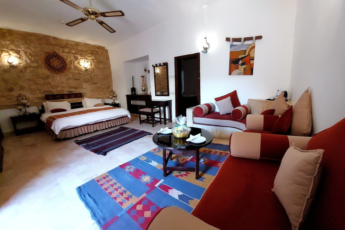 1 bedroom, premium bedding, minibar, in-room safe