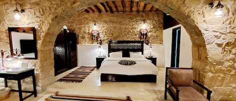 SUIT- Suite Room | 1 quarto, roupas de cama premium, frigobar, cofres nos quartos