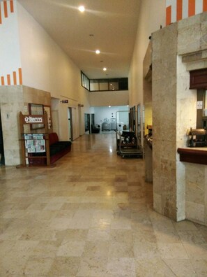 Lobby lounge - Supanich Railway Station (Chiang Mai)