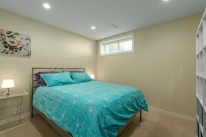 2 bedrooms, iron/ironing board, travel cot, free WiFi