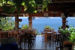 Breakfast, lunch, dinner served; Turkish cuisine - Selenes Pansiyon (Milas)