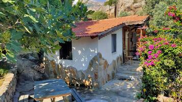 Superior Quadruple Room | Individually decorated, individually furnished, desk, laptop workspace