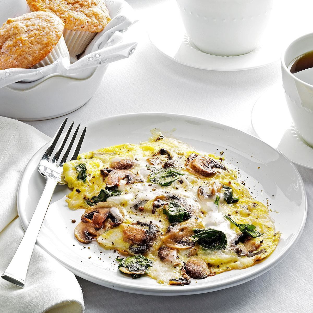 Daily full breakfast (EUR 10.00 per person)