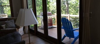 Pine Lake Waterfront Home, 4 Bedroom, 3.5 Bath Sleeps 12