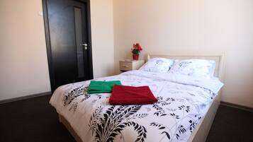 City Double Room Single Use | 1 bedroom, blackout drapes, soundproofing, iron/ironing board