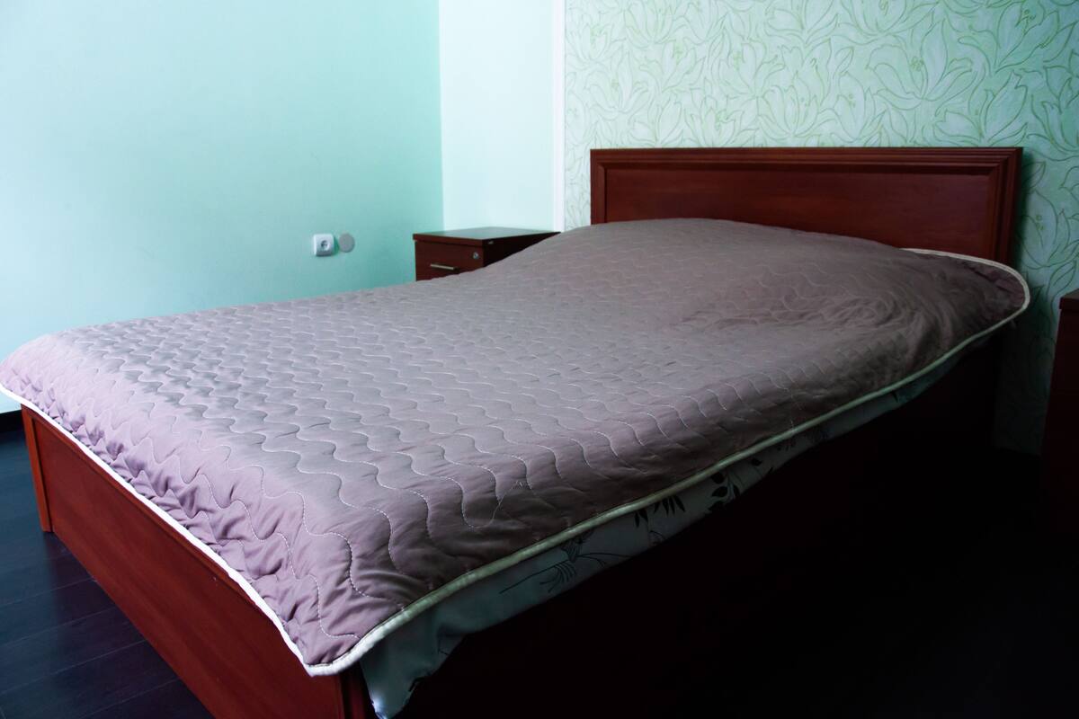 1 habitación, cortinas blackout y sistema de insonorización