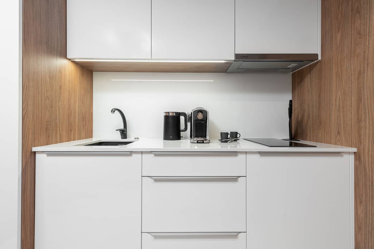 deluxe studio (claude monet) | private kitchen | fridge, stovetop, coffee/tea maker, electric kettle