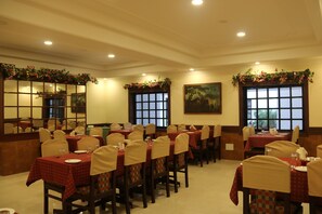 Breakfast, lunch, dinner served; Indian cuisine - Hotel Grand central (Bhubaneshwar)
