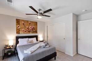 2 bedrooms, desk, iron/ironing board, free WiFi