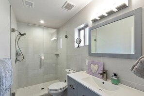 Shower, hair dryer, towels, soap - CENTRALLY LOCATED Zen Hideaway: Private Hot Tub & Walk to Trails! (Sedona)