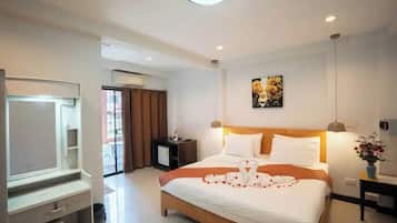 高级双人房 | 迷你吧、客房内保险箱、遮光窗帘、隔音