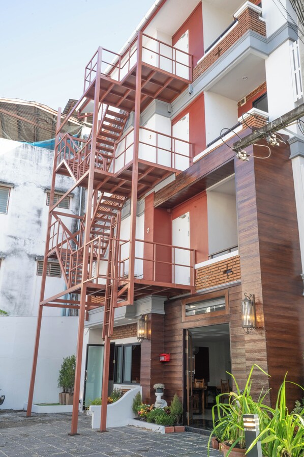 Exterior - TJR BOUTIQUE HOTEL (Chiang Mai)