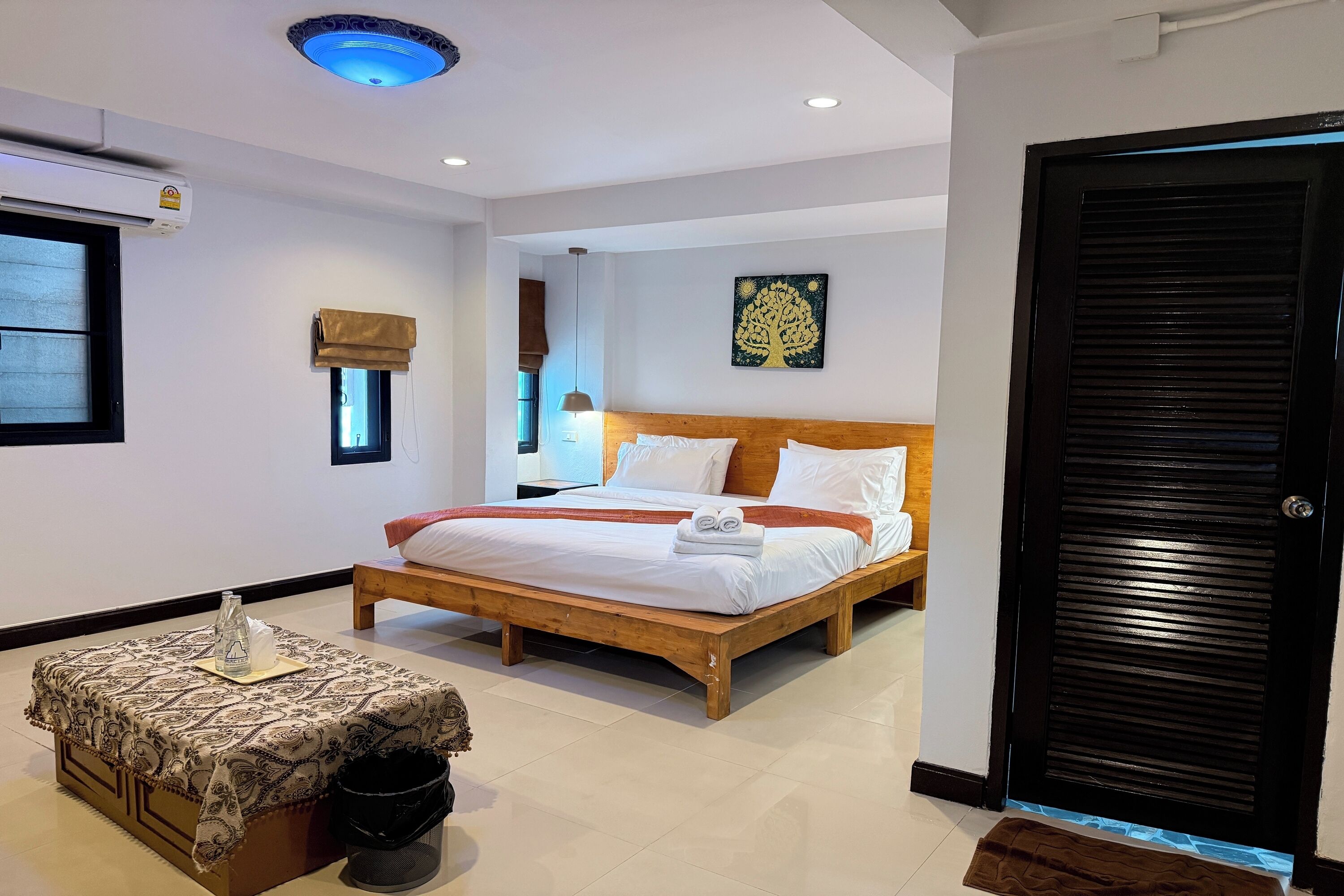 Deluxe Double Room | Minibar, in-room safe, blackout drapes, soundproofing