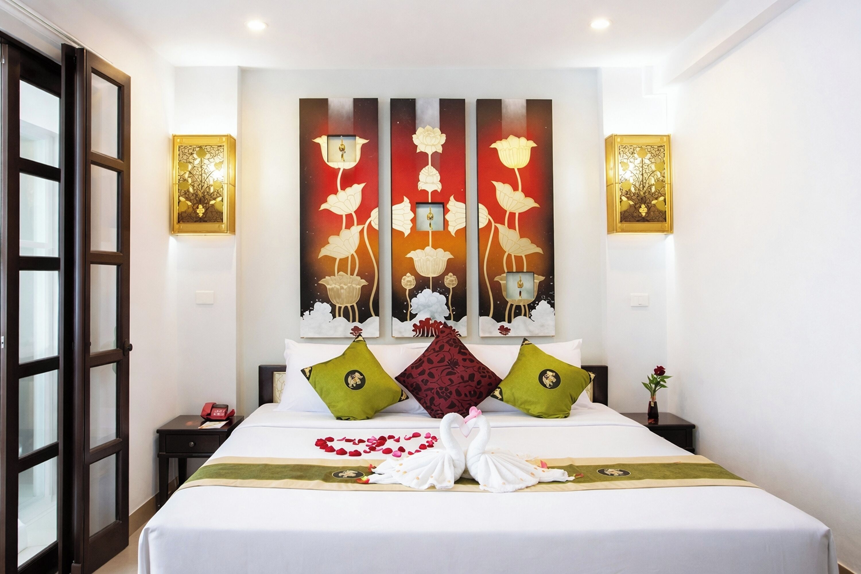 Minibar, caja de seguridad en la habitación y cortinas blackout 