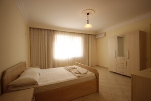 1 bedroom, desk, iron/ironing board, free cots/infant beds - Malibu Residences (Didim)