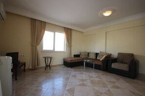 Apartment, 2 Bedrooms | Living area