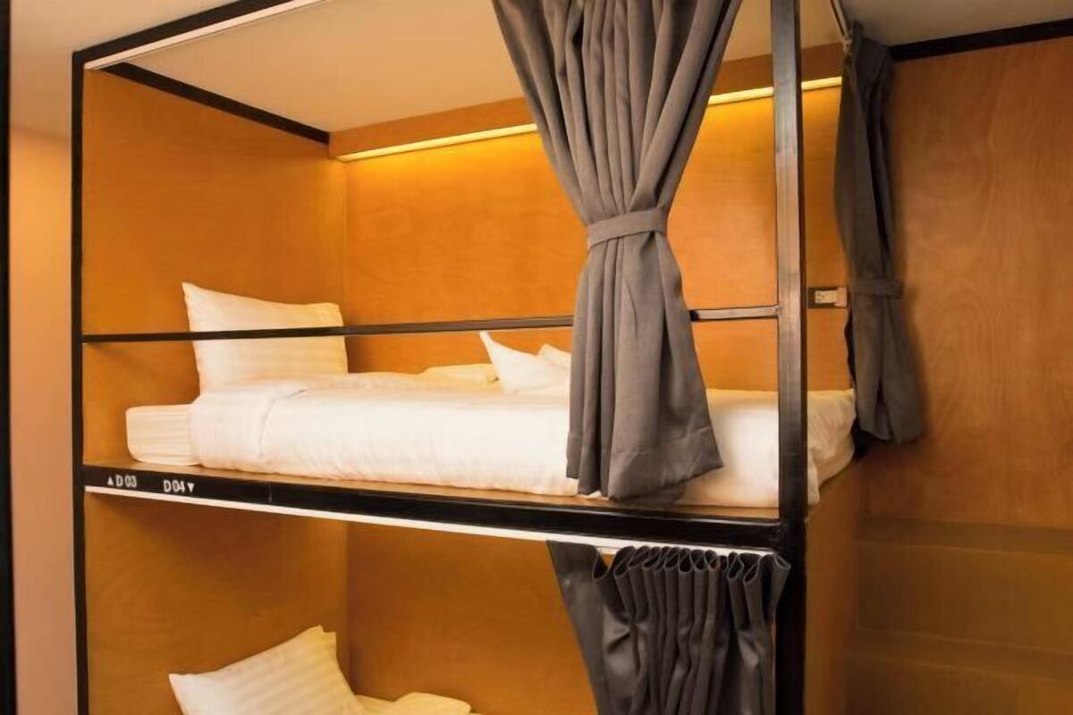 WiFi (free), bed sheets