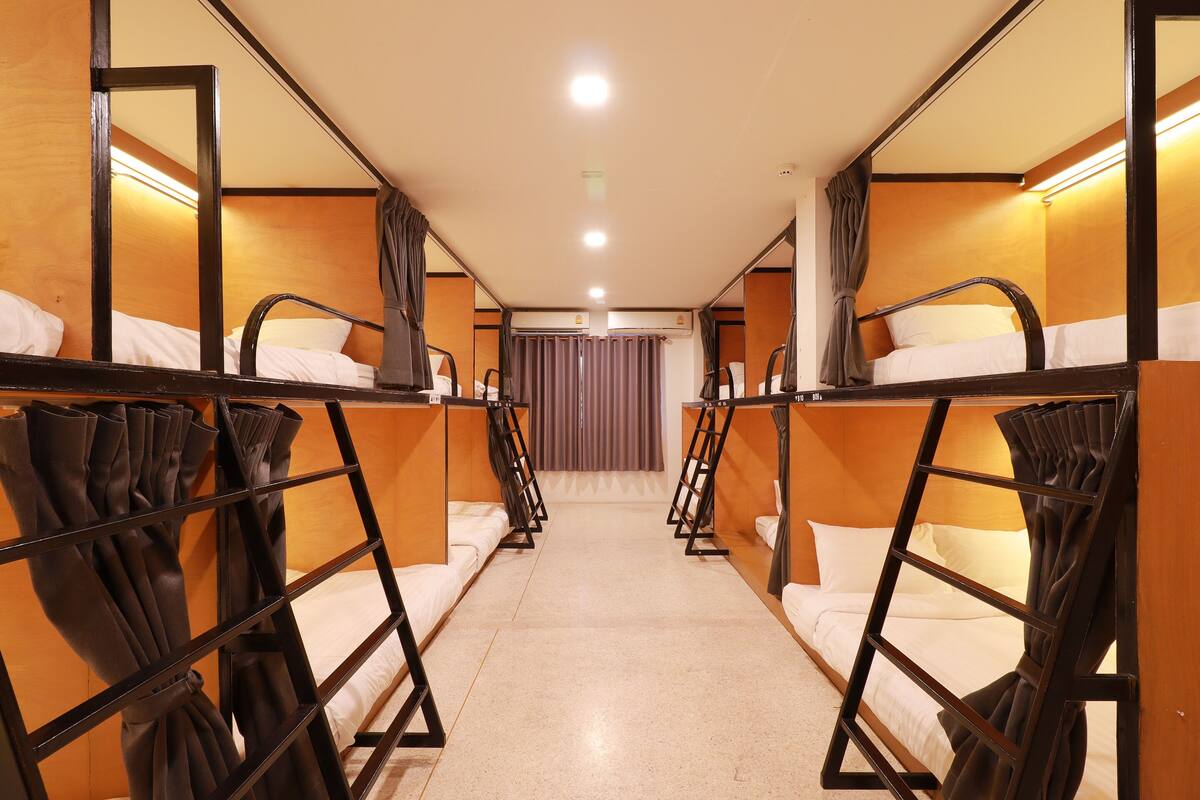 WiFi (free), bed sheets