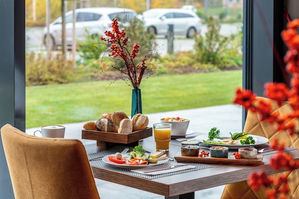Daily buffet breakfast for a fee