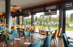 Dîner servi sur place, restauration en plein air 