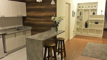 Apartemen | Makan di kamar