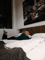 Escritorio, sistema de insonorización, wifi gratis y ropa de cama 