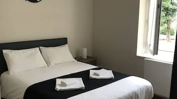 1 chambre, literie de qualité supérieure, minibar, rideaux occultants