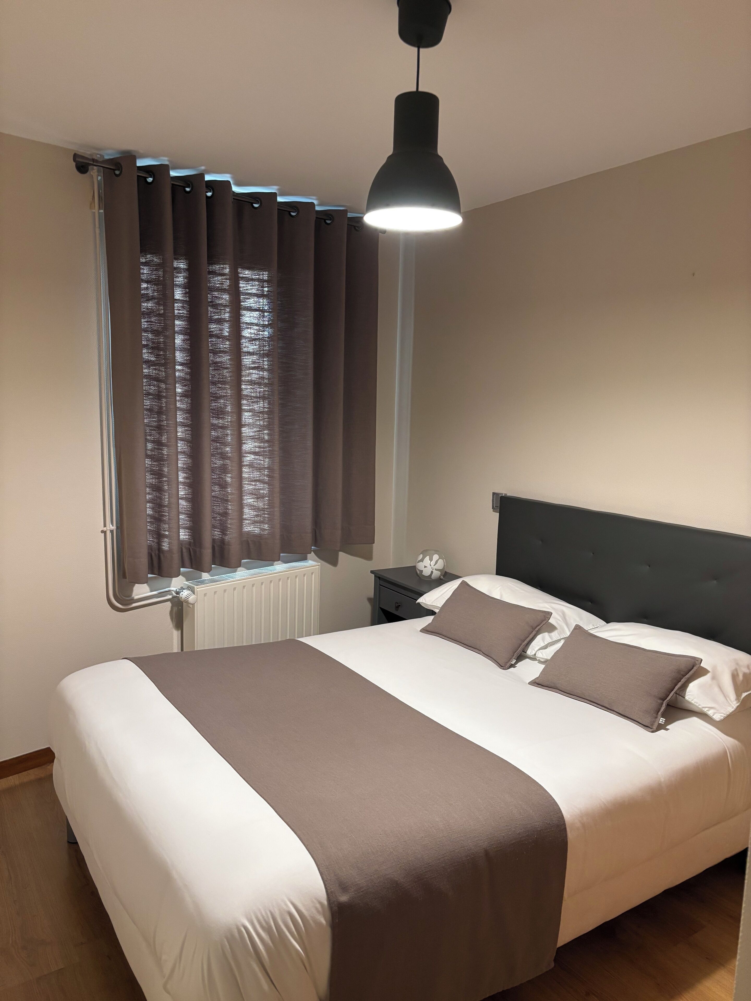 Business appartement, 1 tweepersoonsbed met slaapbank, niet-roken, uitzicht op tuin | 1 slaapkamer, luxe beddengoed, een minibar, verduisterende gordijnen