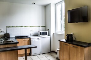Comfort Apartment, Park View | Private kitchen | Fridge, microwave, stovetop, espresso maker - Résidence des Portes du Velay (Saint-Didier-en-Velay)