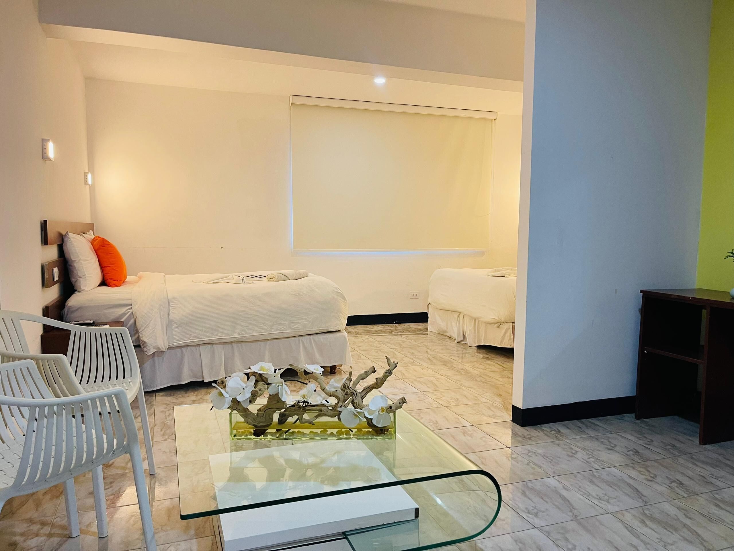 Family Room | Free WiFi