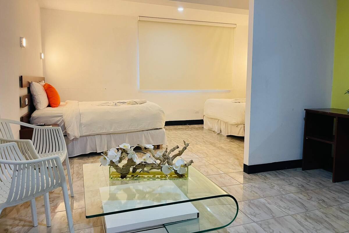 Family Room | Free WiFi