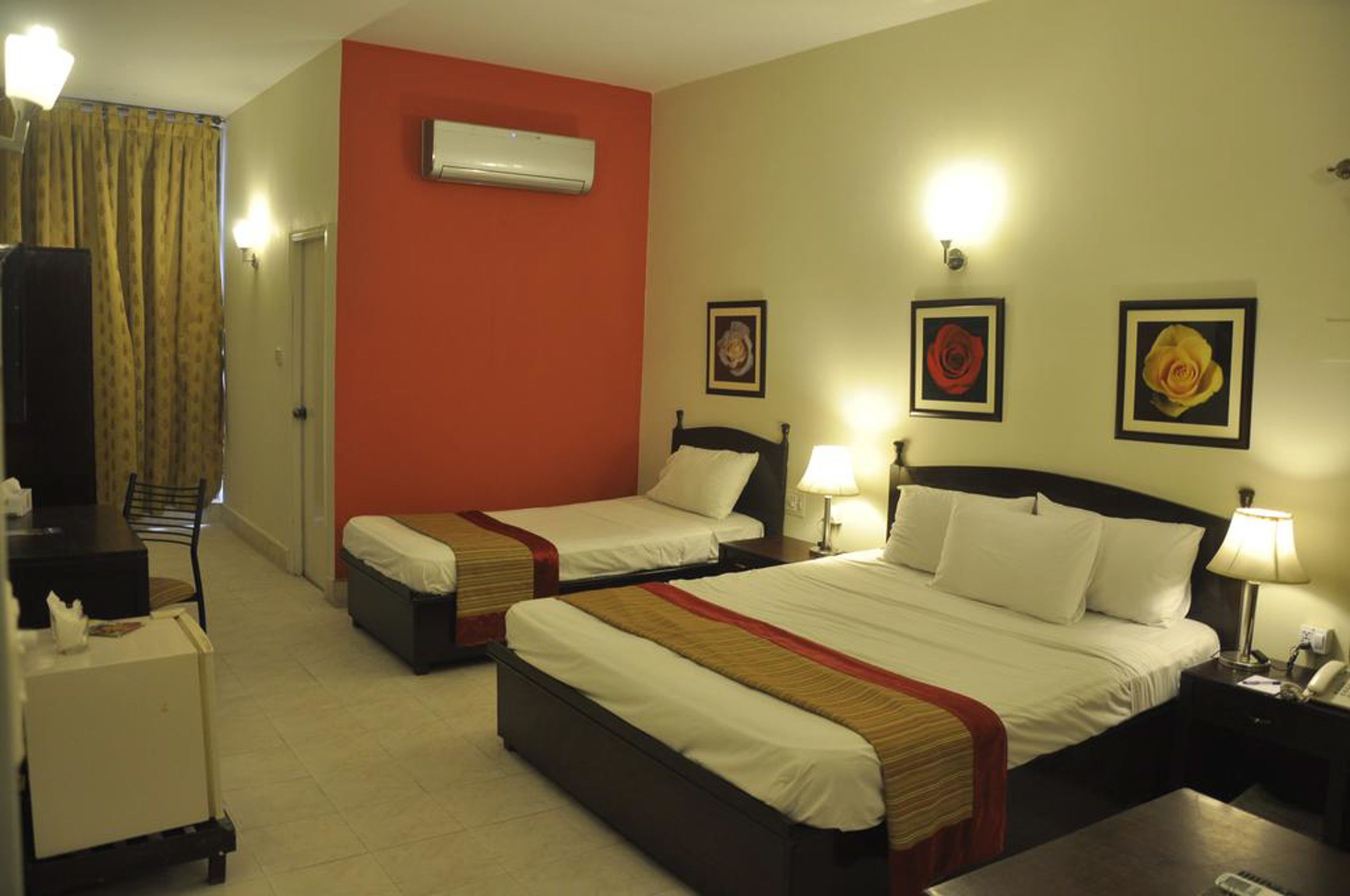 Habitación triple | Sistema de insonorización, wifi gratis, ropa de cama