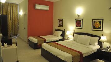 Habitación triple | Sistema de insonorización, wifi gratis, ropa de cama