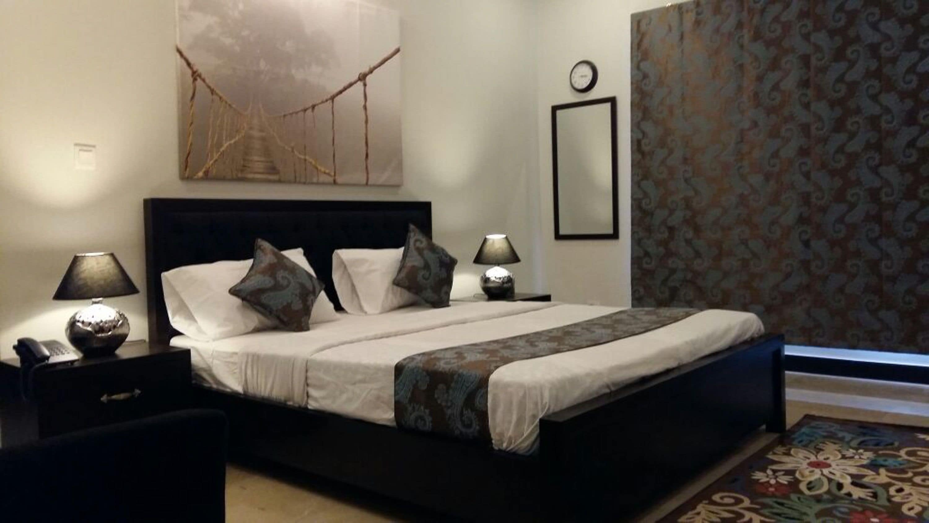 デスク、WiFi (無料)