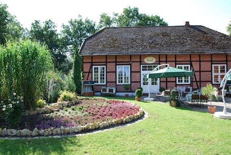 Dinner served . Misselhorner Hof