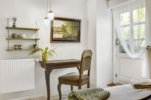 Basic Double Room, 1 Double Bed, Private Bathroom, Garden Area | Living area