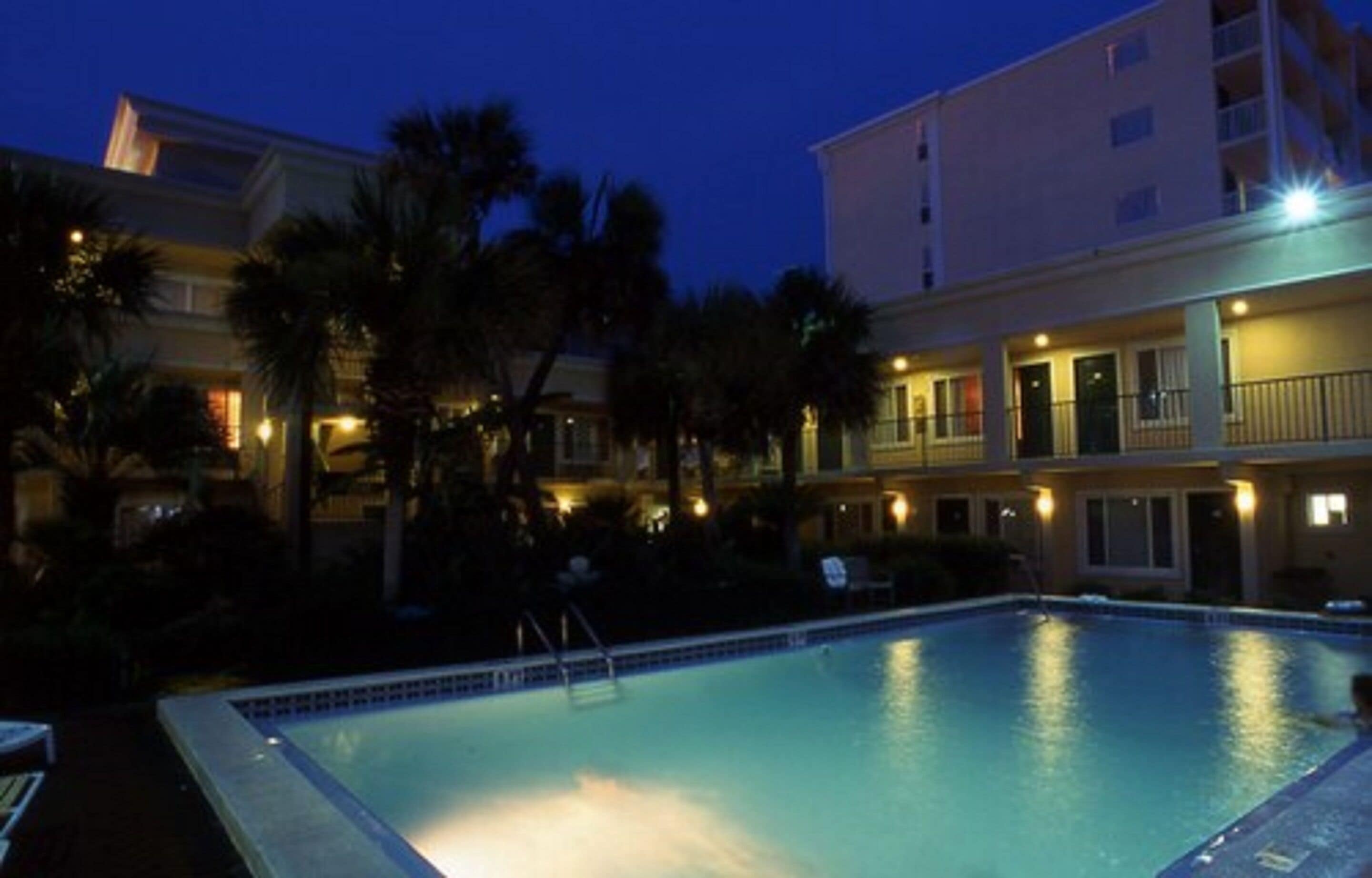 2 outdoor pools, sun loungers