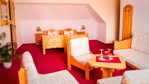 Desk, WiFi (free), bed sheets - Hotel Schloßblick Trebsen (Trebsen/Mulde)