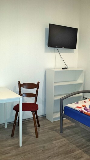 ห้องซิงเกิล | ตู้นิรภัยในห้องพัก, โต๊ะทำงาน, Wi-Fi ฟรี, ผ้าปูที่นอน