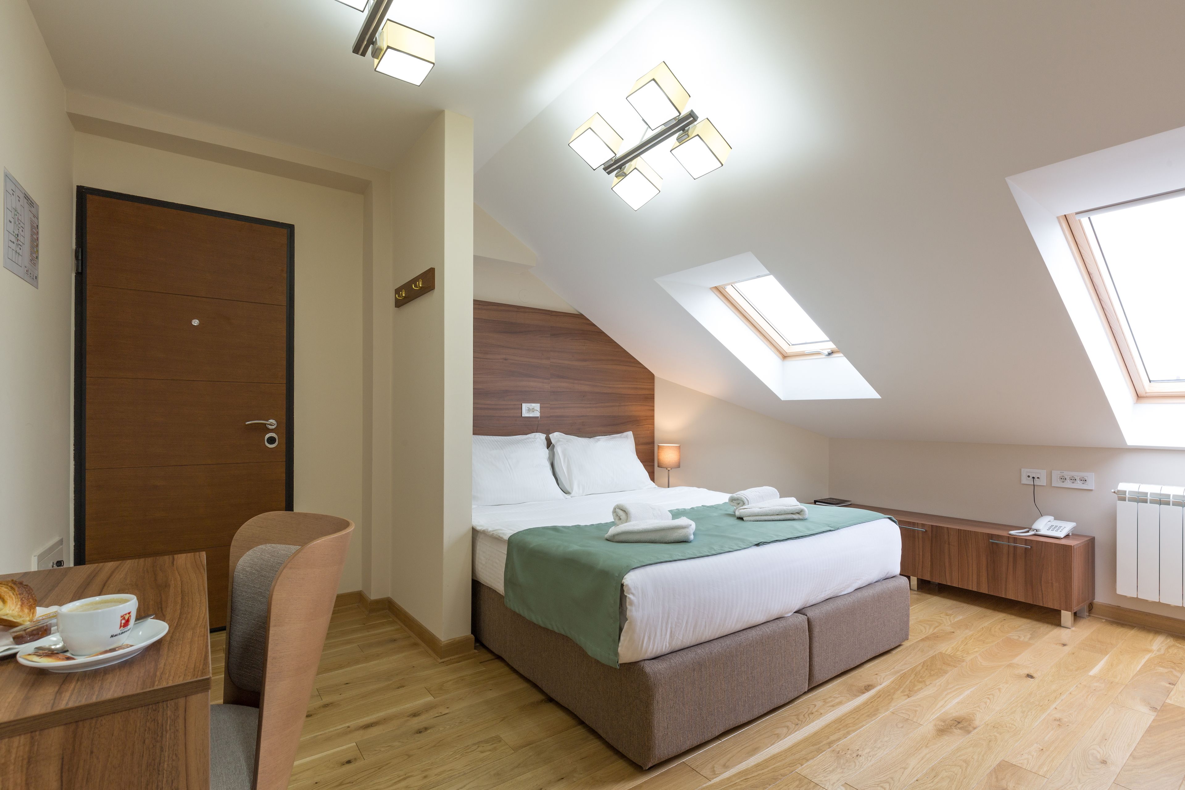 standard double room | 1 bedroom, in-room safe, individually decorated, individually furnished