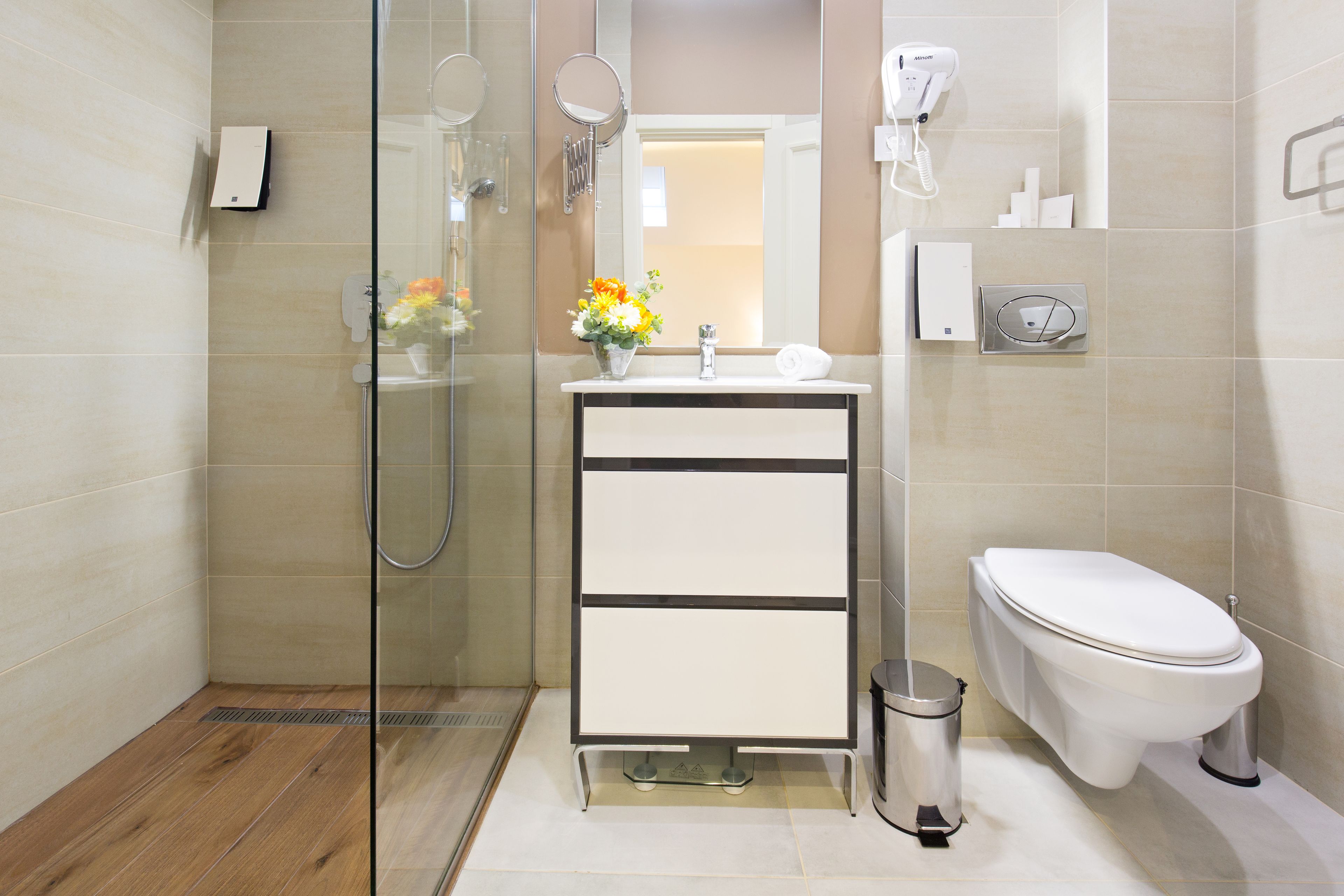 superior double or twin room | bathroom | shower, free toiletries, hair dryer, bathrobes