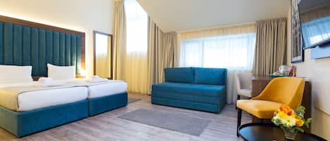 Phòng đôi hoặc 2 giường đơn Superior | Bộ đồ giường cao cấp, minibar, két bảo mật tại phòng, bàn