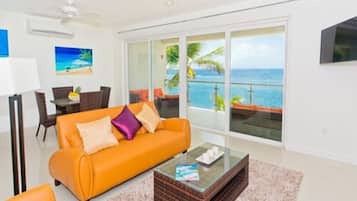 Luxury Villa, 1 Bedroom, Oceanfront | Lobby sitting area
