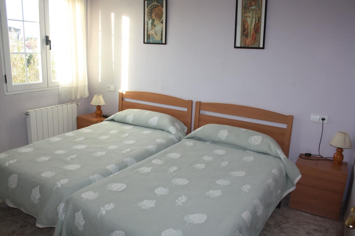 Twin Room, Valley View