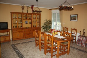 Dining - Casa Cabriel (Villargordo del Cabriel)