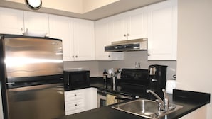 Unclassified image, 3 of 11, button - Fantastic 2BR Town Home (Toronto)