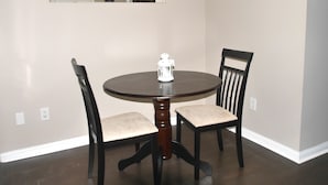 Unclassified image, 4 of 11, button - Fantastic 2BR Town Home (Toronto)